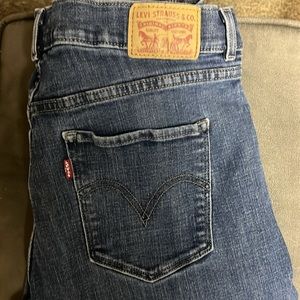 Levi’s women classic straight blue jeans size 10